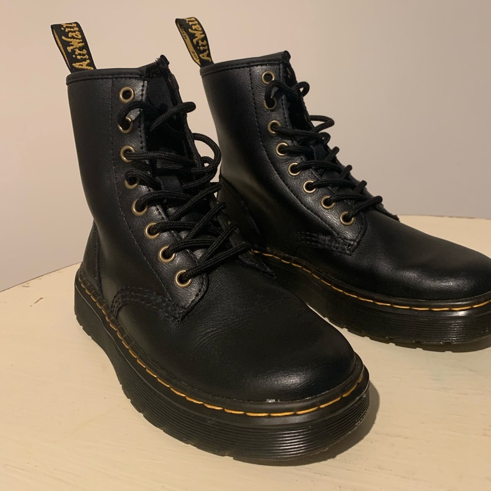Dr. Martens women’s US 5 / EU 36